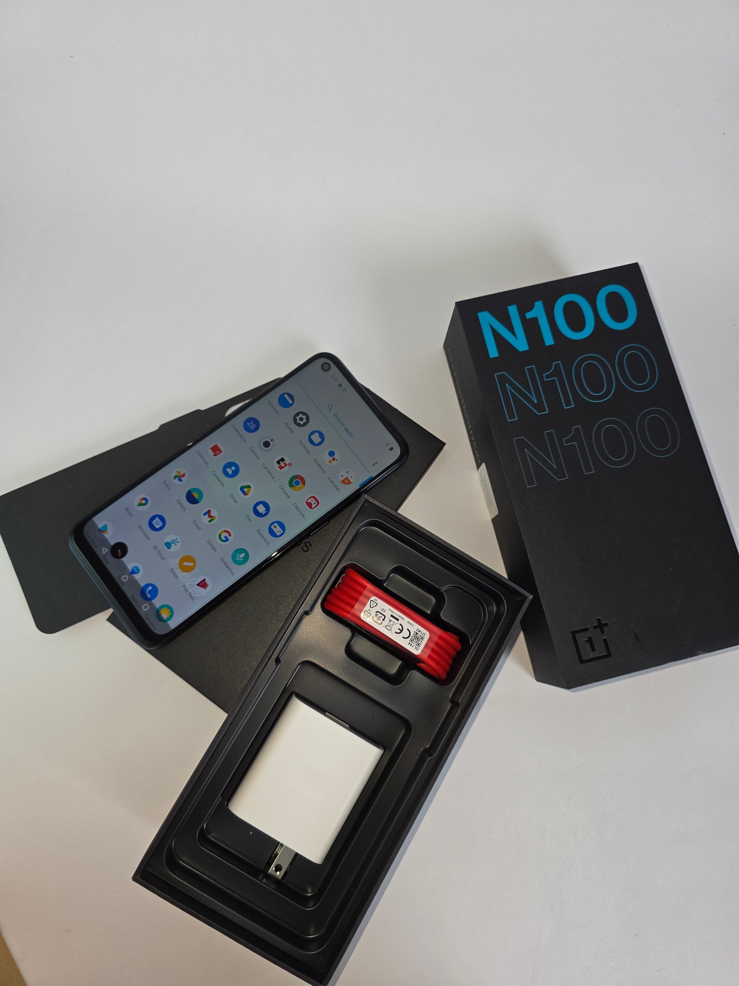 OnePlus N100 – Equipo de Exhibición | 64GB + Cargador Original