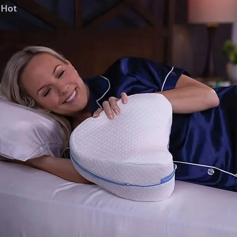 Almohada para piernas con memoria en forma de corazón