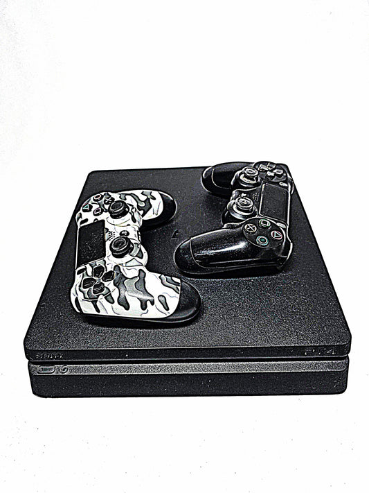 PlayStation 4 Slim (Segunda Mano Certificada) – Impecable + 2 Controles y 3 Juegos Digitales